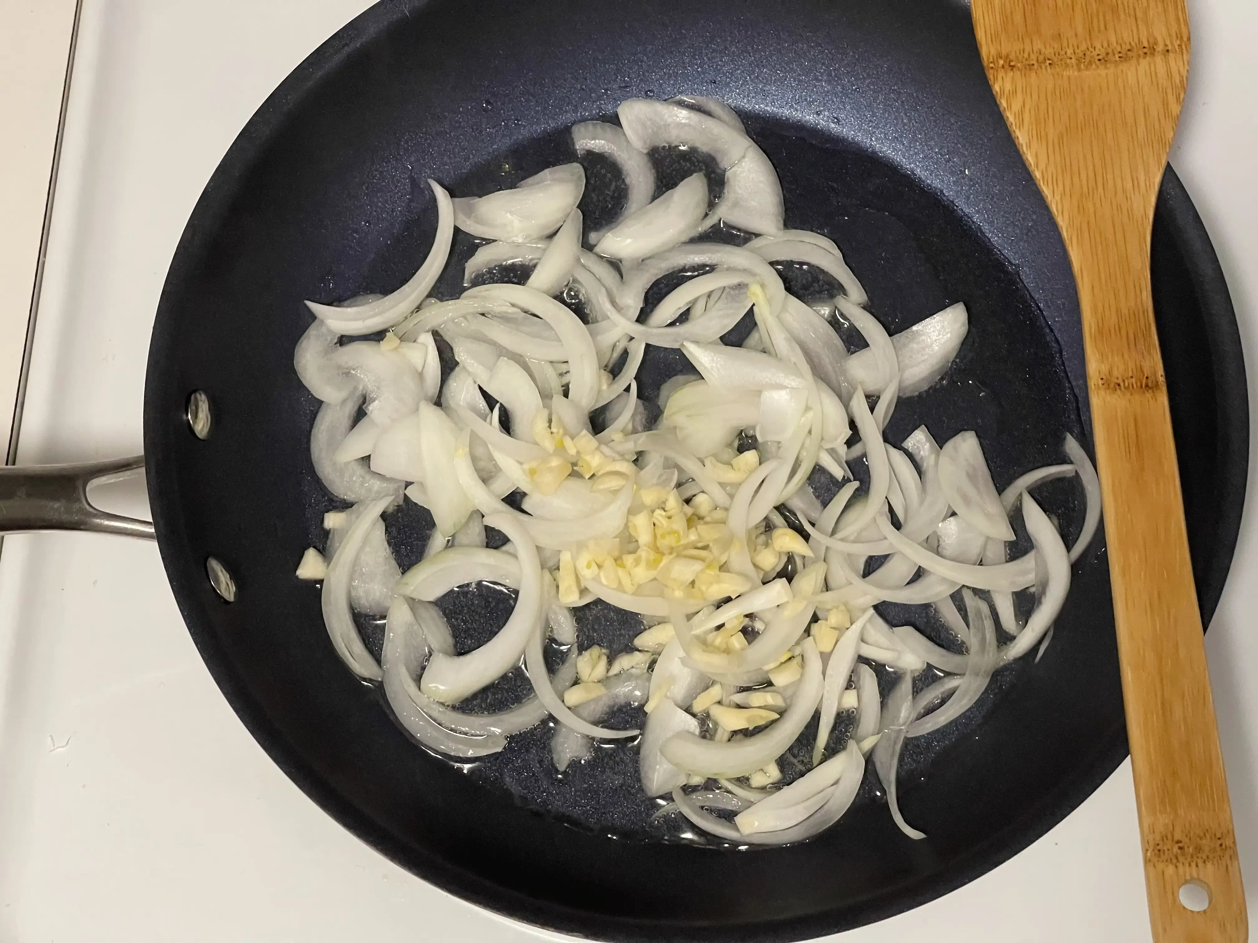 Pan with onions and garlic